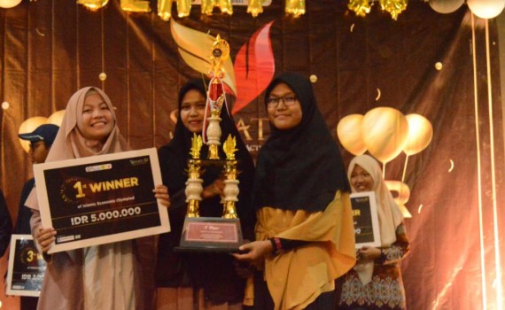 Novia Ariani, Diah Zulianingrum and Erina Nuhbatul Laa'li