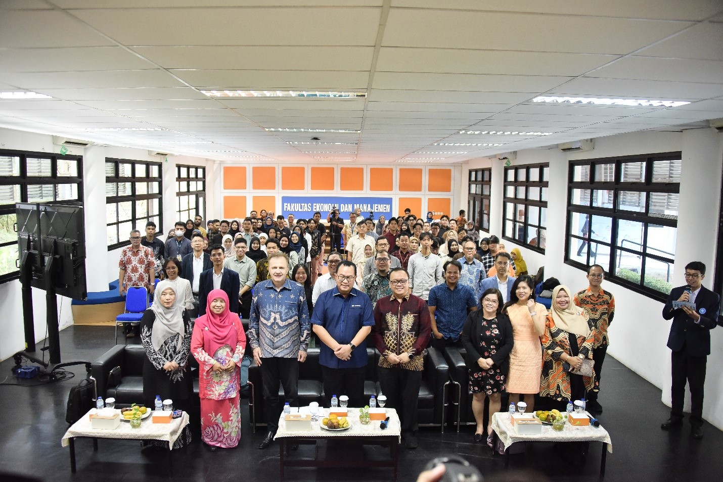 Kolaborasi Bersama 10 Universitas dari 8 Negara ASEAN dalam “The 2nd ASEAN University Symposium for Sustainable Food System”